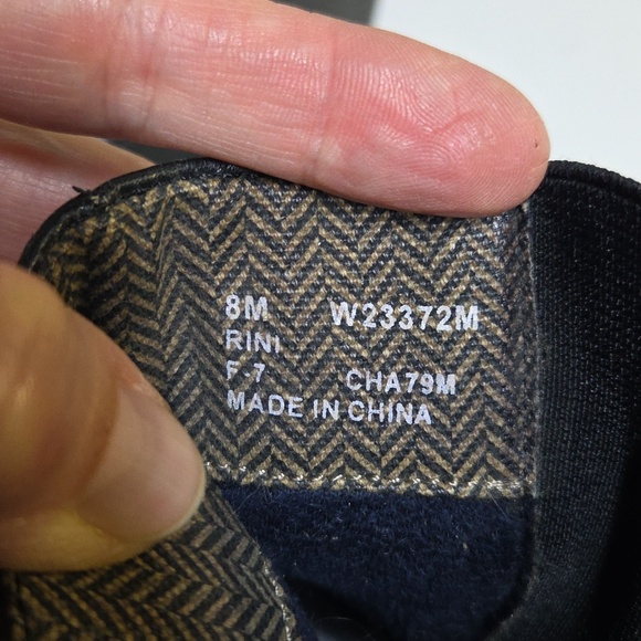 Sz 8 Tommy Hilfiger Black Leather Ankle Booties with Block Heel - Picture 9 of 9